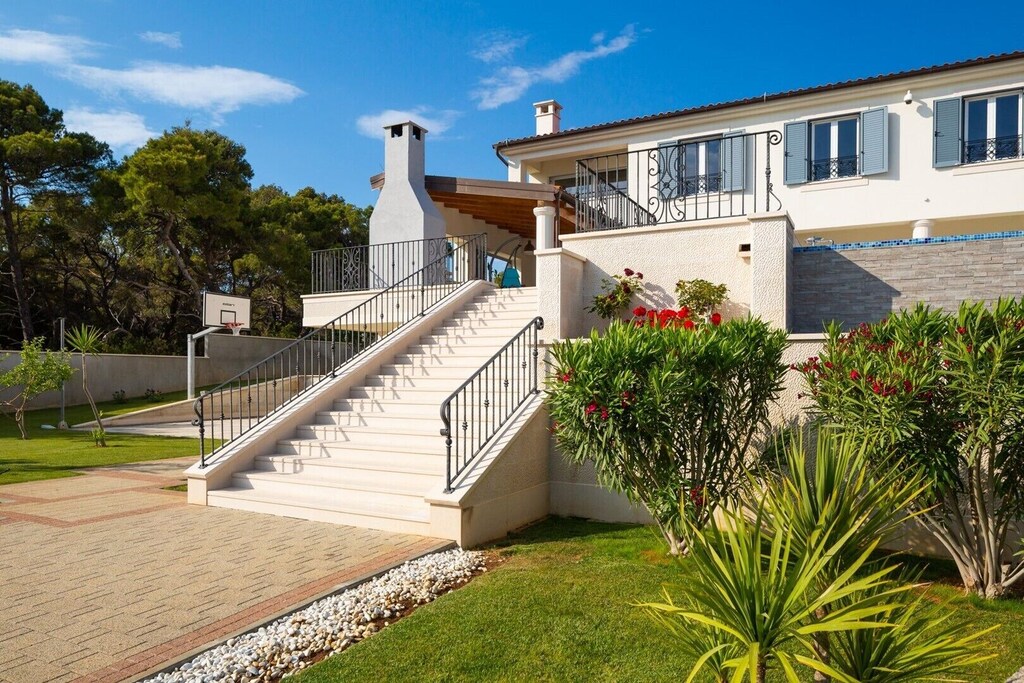 Fantastic seafront exclusive villa Sibenik for sale